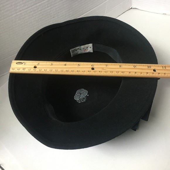 Vintage 1920s Flapper Style Hat 100% wool Black Ribbon Detail Betmar New York - Picture 8 of 9